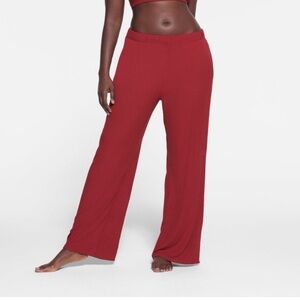 SKIMS Soft Lounge Rib Wide Leg Pants in Brock Red size Medium